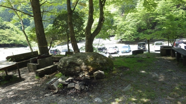 ④103戸沢出会駐車場